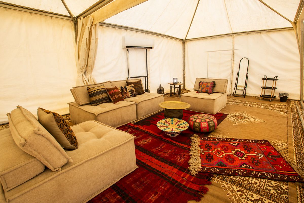 04_golden_boho_tent_lounge_web_1200x800